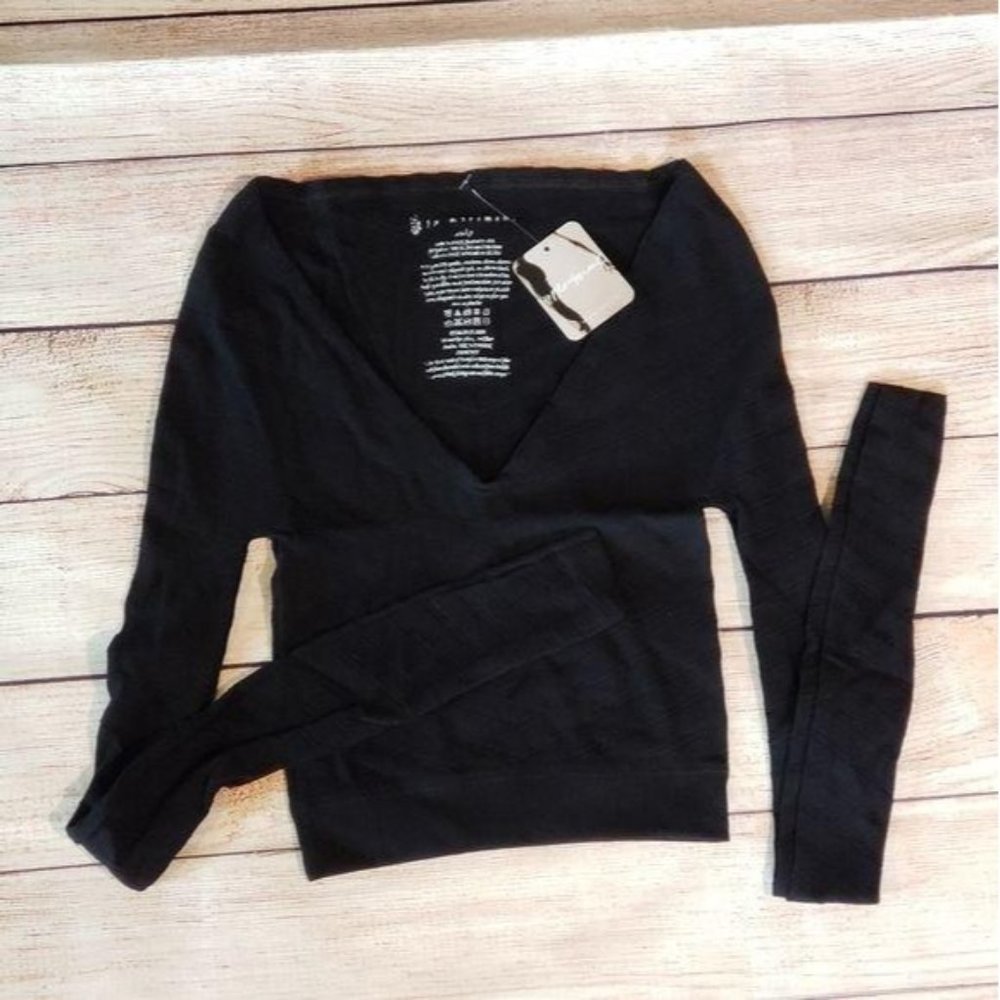 Free People Movement Gone Adrift Long Sleeve Crop Top Black - Picture 2 of 3